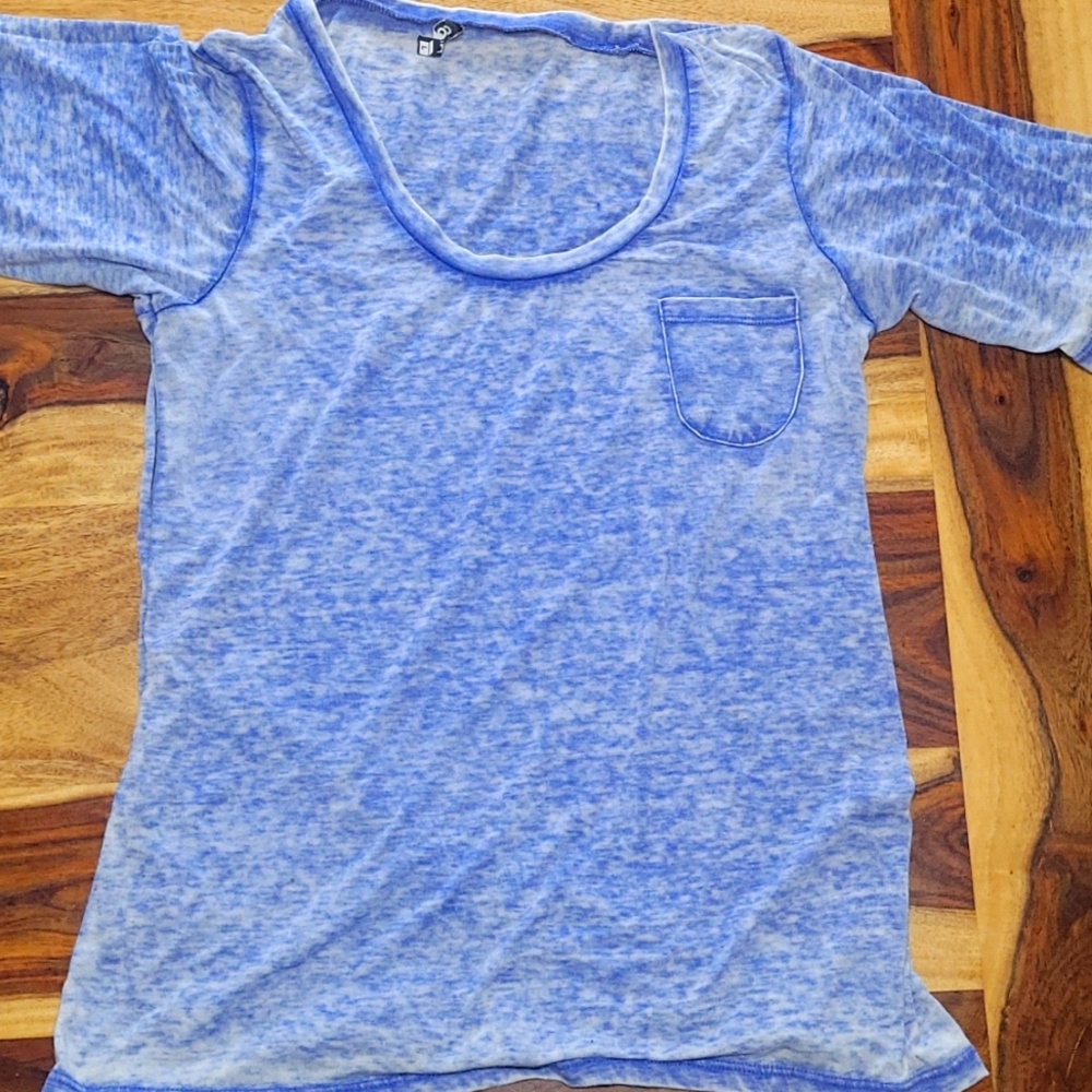 Colorfast blue and white t shirt